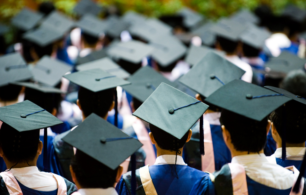 La clave es saber si lo que estudiamos será en beneficio de la felicidad de nuestros padres o la propia. Estudio británico indica la relación existente entre una buena toma decisión al respecto y la sanidad mental de quién asume un futuro académico.